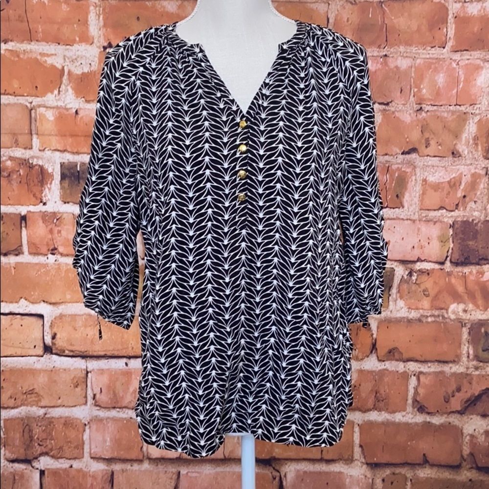 Kaari Blue slight high-low blouse